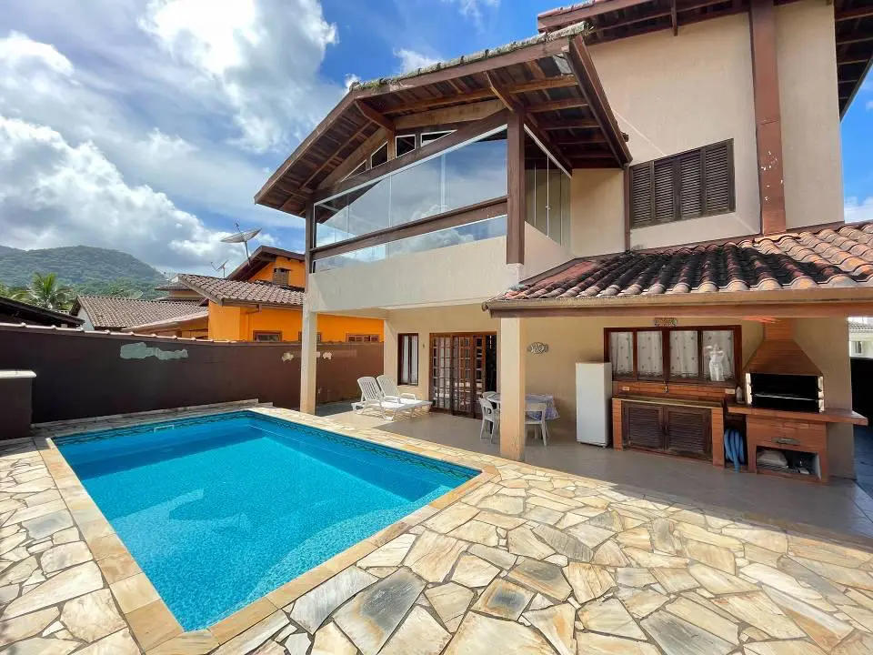 Casa Condomínio Villas em Ubatuba - Imobiliária e Construtora Mônica Peres  em Itupeva
