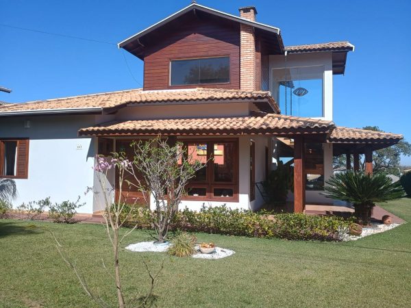 Chácara de 1.000 m²  com Piscina à Venda no Horizonte Azul II