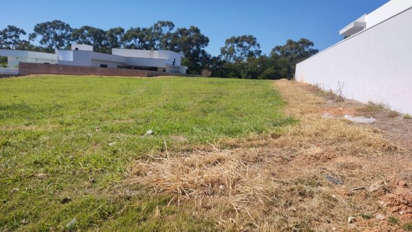 Amplo Lote de 800 m² à Venda no Vida Real