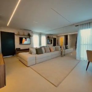 Casa com Rooftop e Vista para a Serra do Japi – La Villa Madri