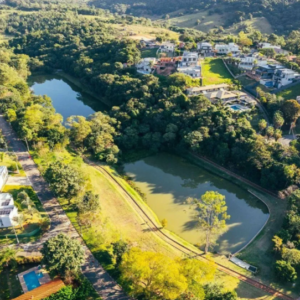 Oportunidade Imperdível Vista Privilegiada no Residencial dos Lagos - Terreno á Venda